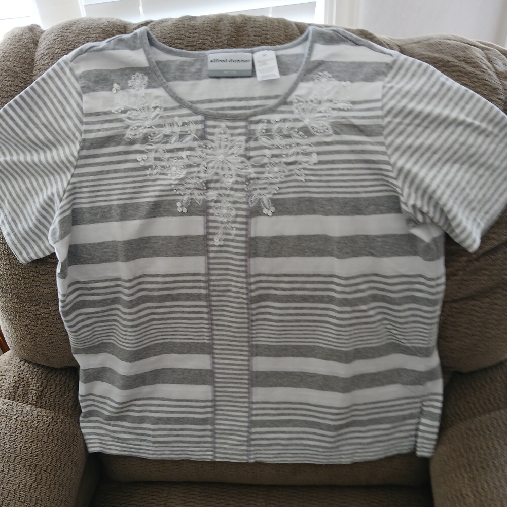 Alfred Dunner Gray/WhiteStriped with White Embroidery. PM